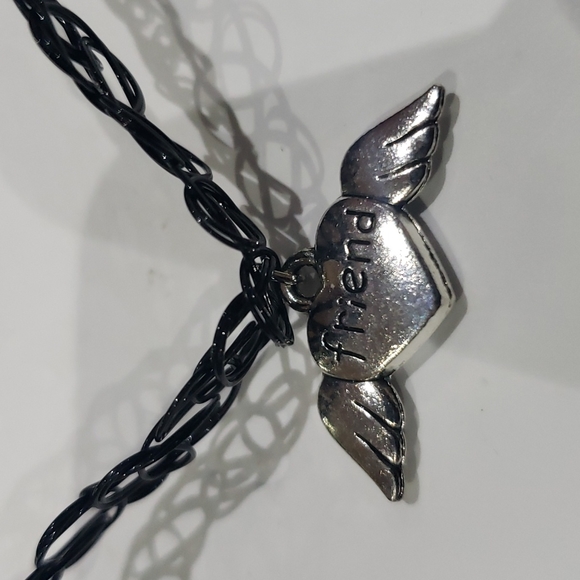 Womens chocker Necklace angle wings - Picture 2 of 4